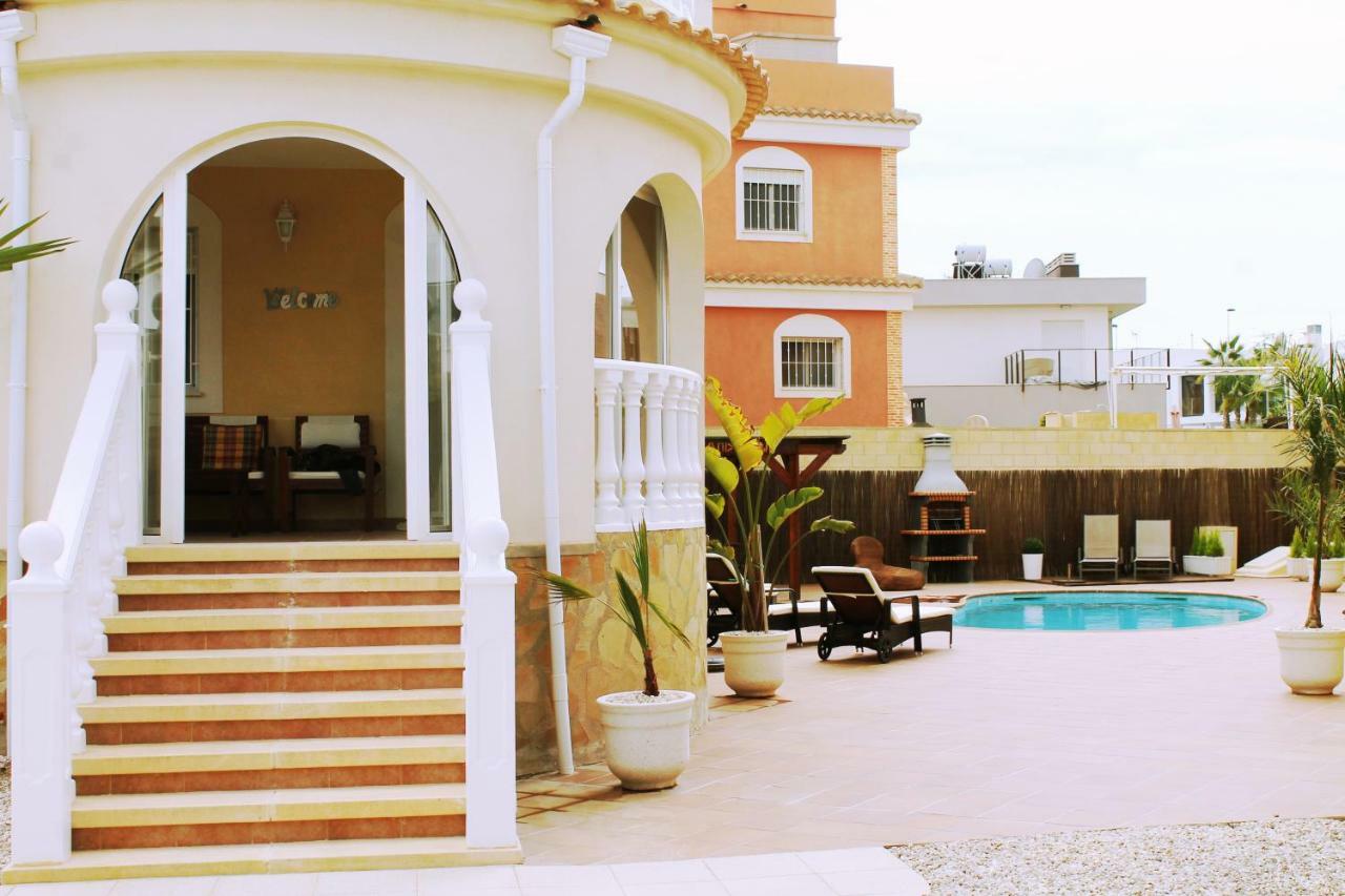 Vickys Villa Puerto Marino ภายนอก รูปภาพ